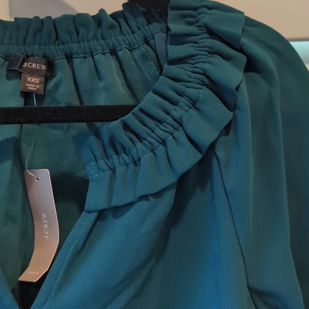 Emerald Green Blouse - Picture 2 of 4